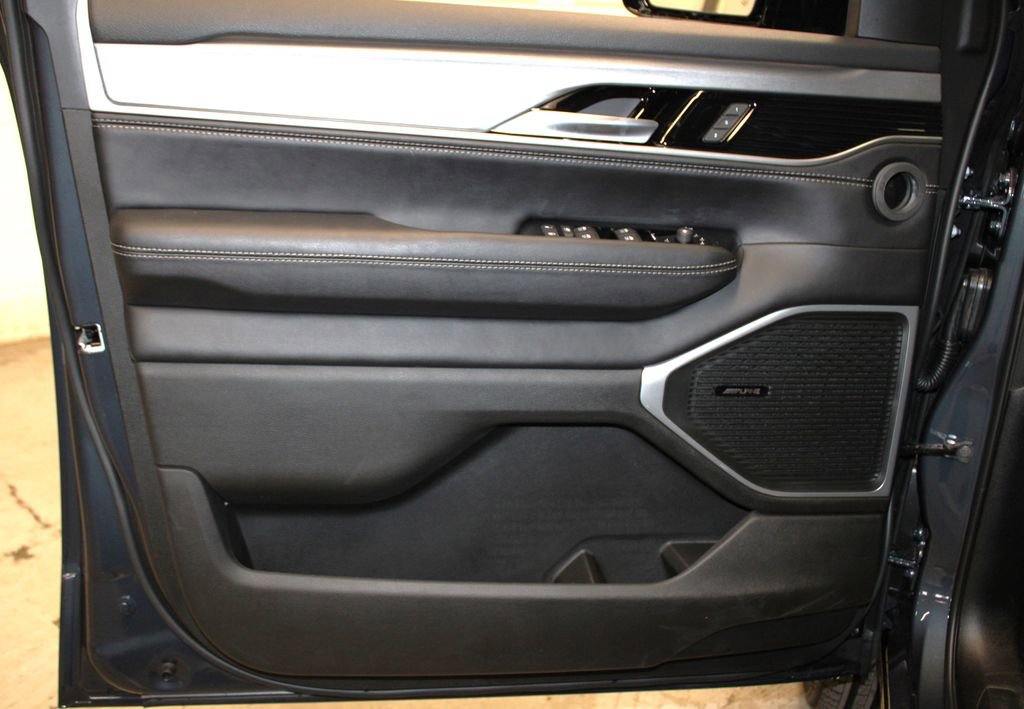 New 2025 Jeep Wagoneer L Series II image 27