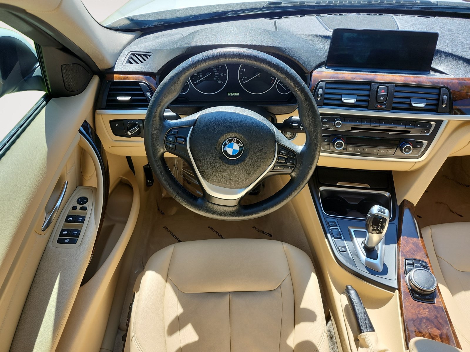 Used 2015 BMW 328i xDrive Sedan AWD/4WD image 2