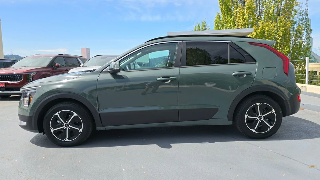 Used 2023 Kia Niro EX FWD image 7