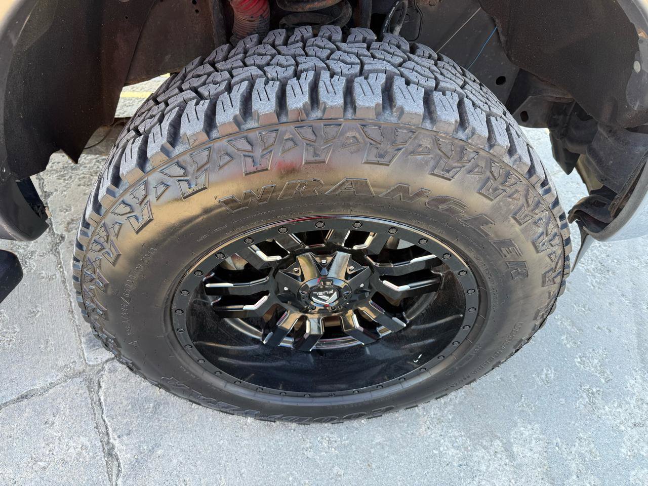 Used 2012 Ford F350 Lariat w/ Chrome Pkg image 12