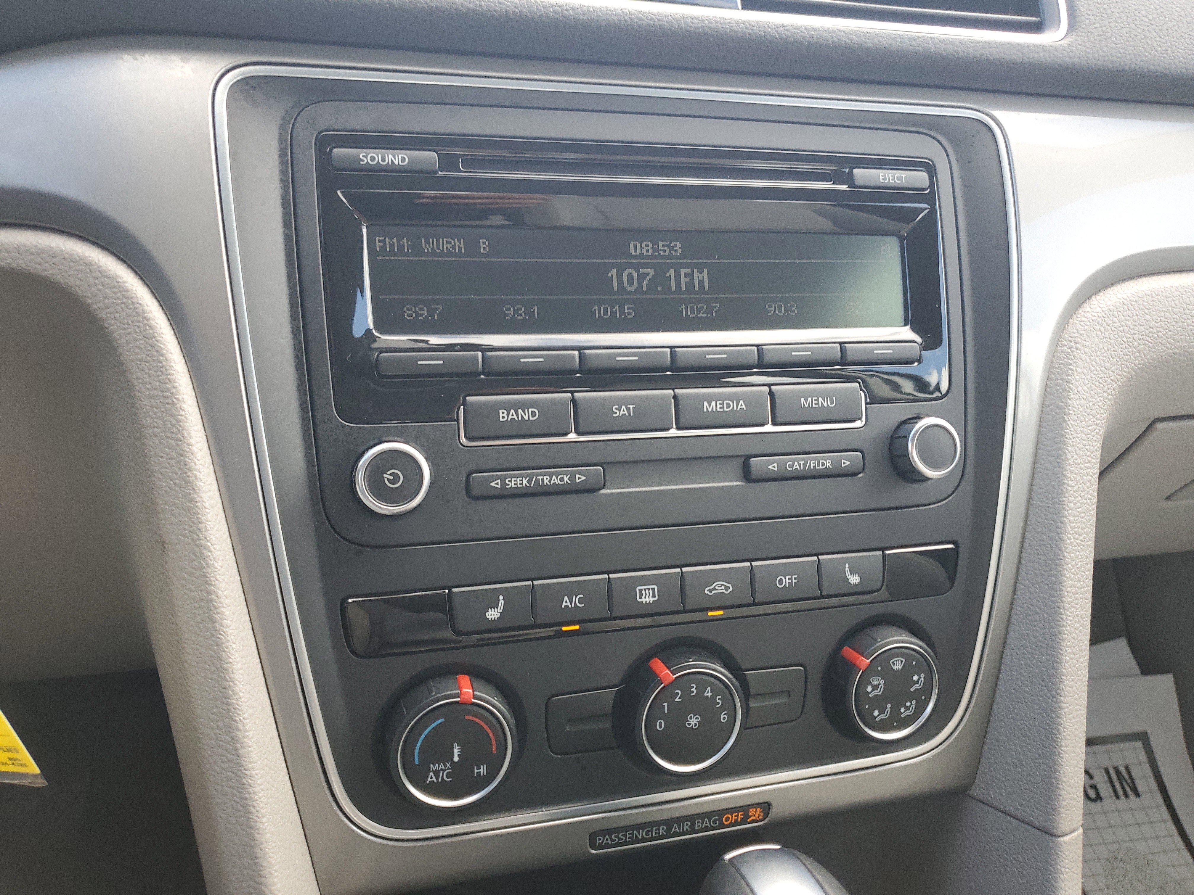 Used 2015 Volkswagen Passat 1.8T S image 22