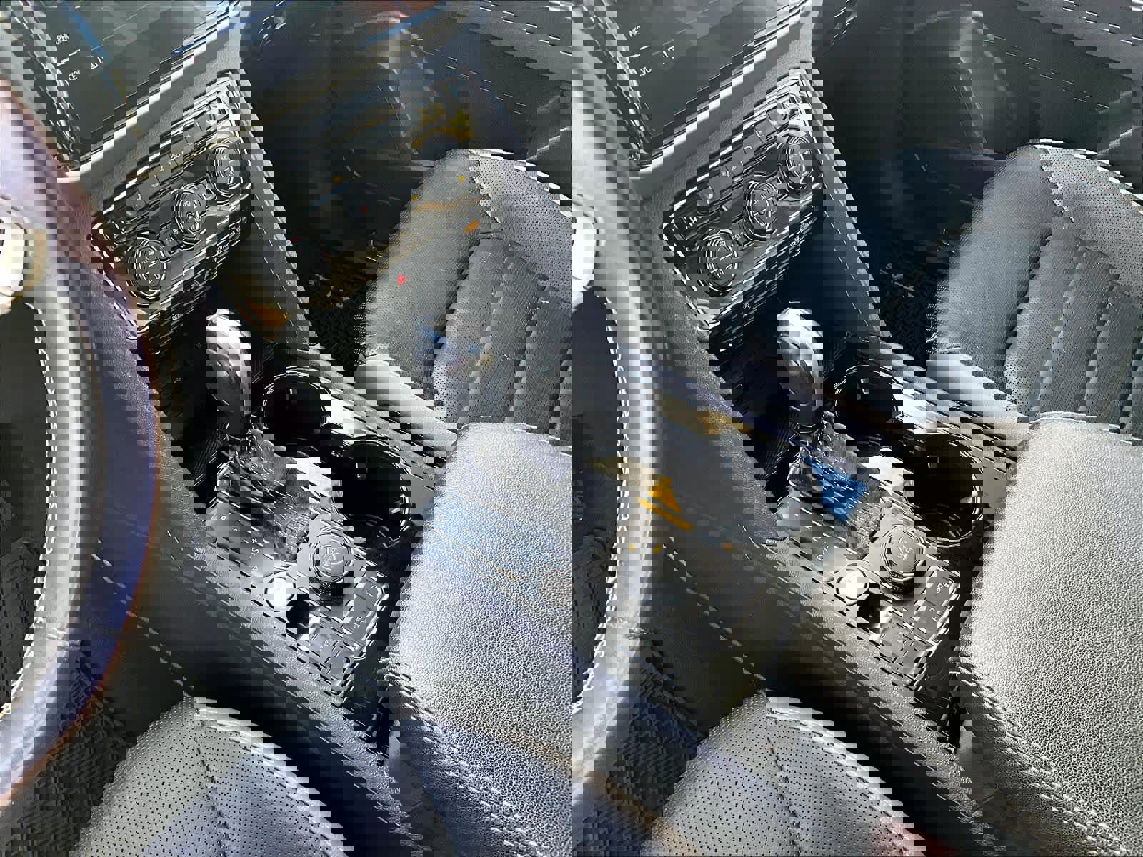 Used 2021 Volkswagen Atlas SEL Premium image 20