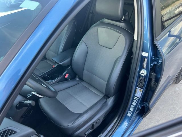 Used 2023 Kia Niro EX w/ EX Cold Weather Package FWD image 7