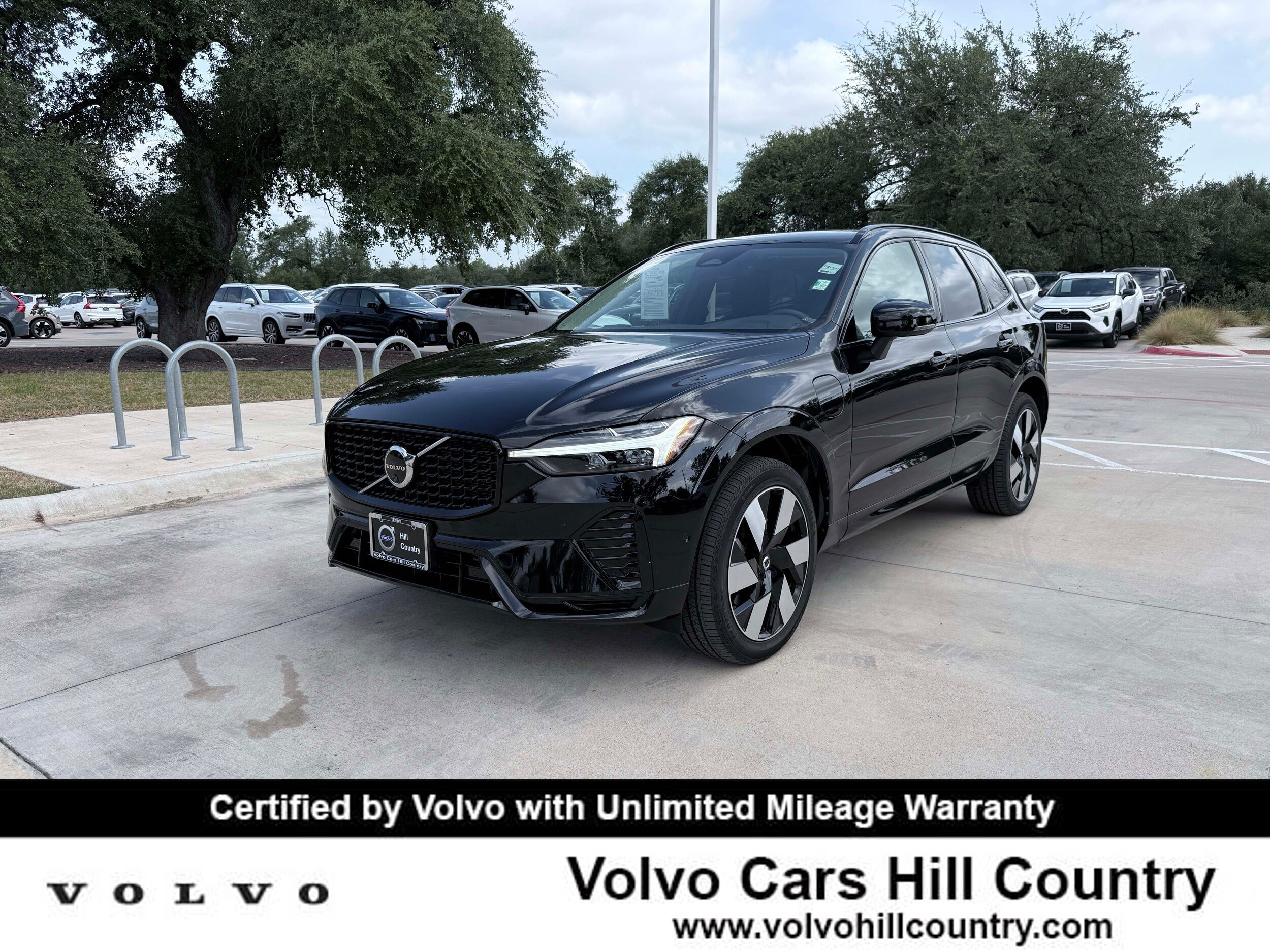 Certified 2024 Volvo XC60 T8 Plus AWD/4WD image 1
