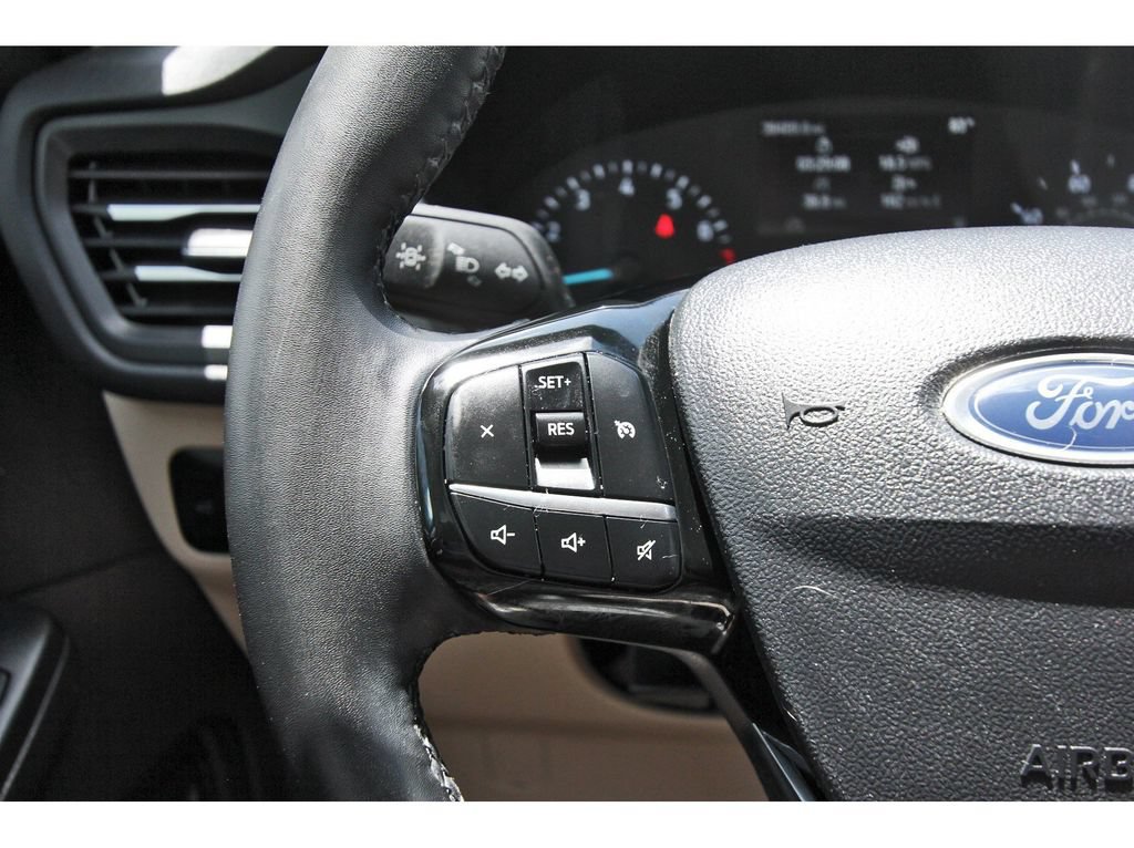 Used 2022 Ford Escape SEL FWD image 16