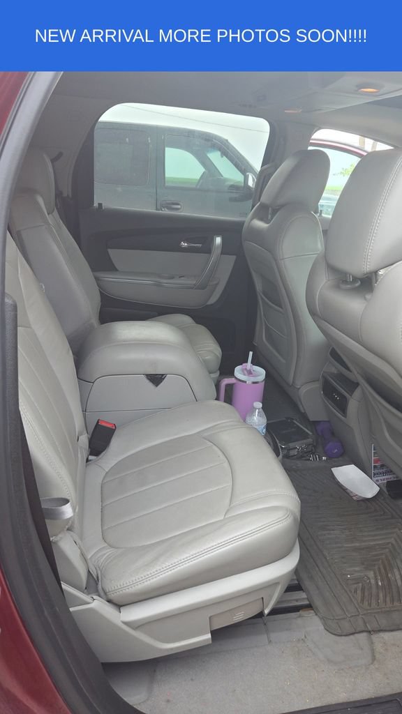 Used 2009 GMC Acadia SLT w/ Technology Package AWD/4WD image 2