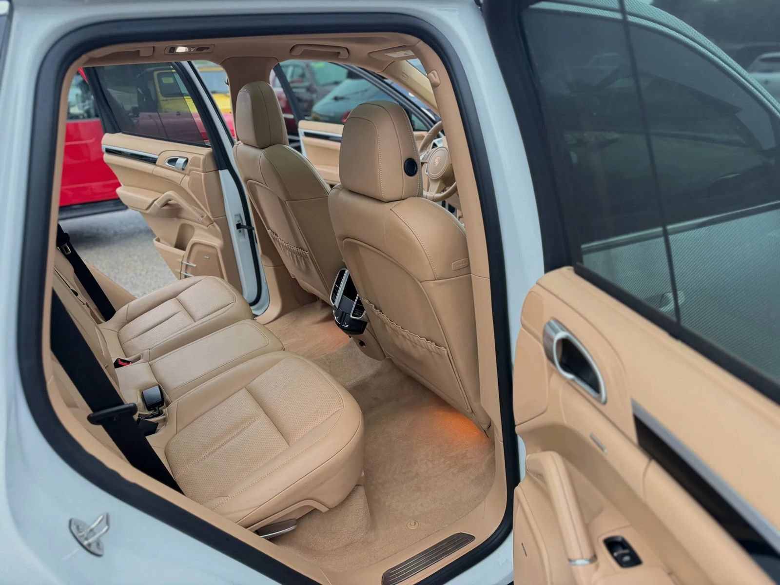 Used 2014 Porsche Cayenne S AWD/4WD image 38