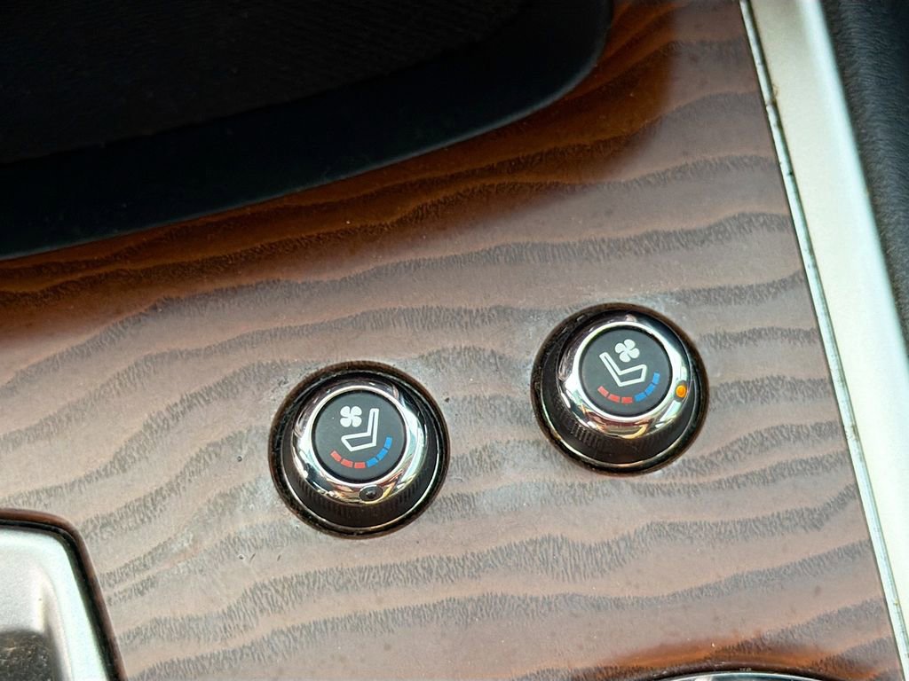 Used 2020 Nissan Pathfinder Platinum image 23