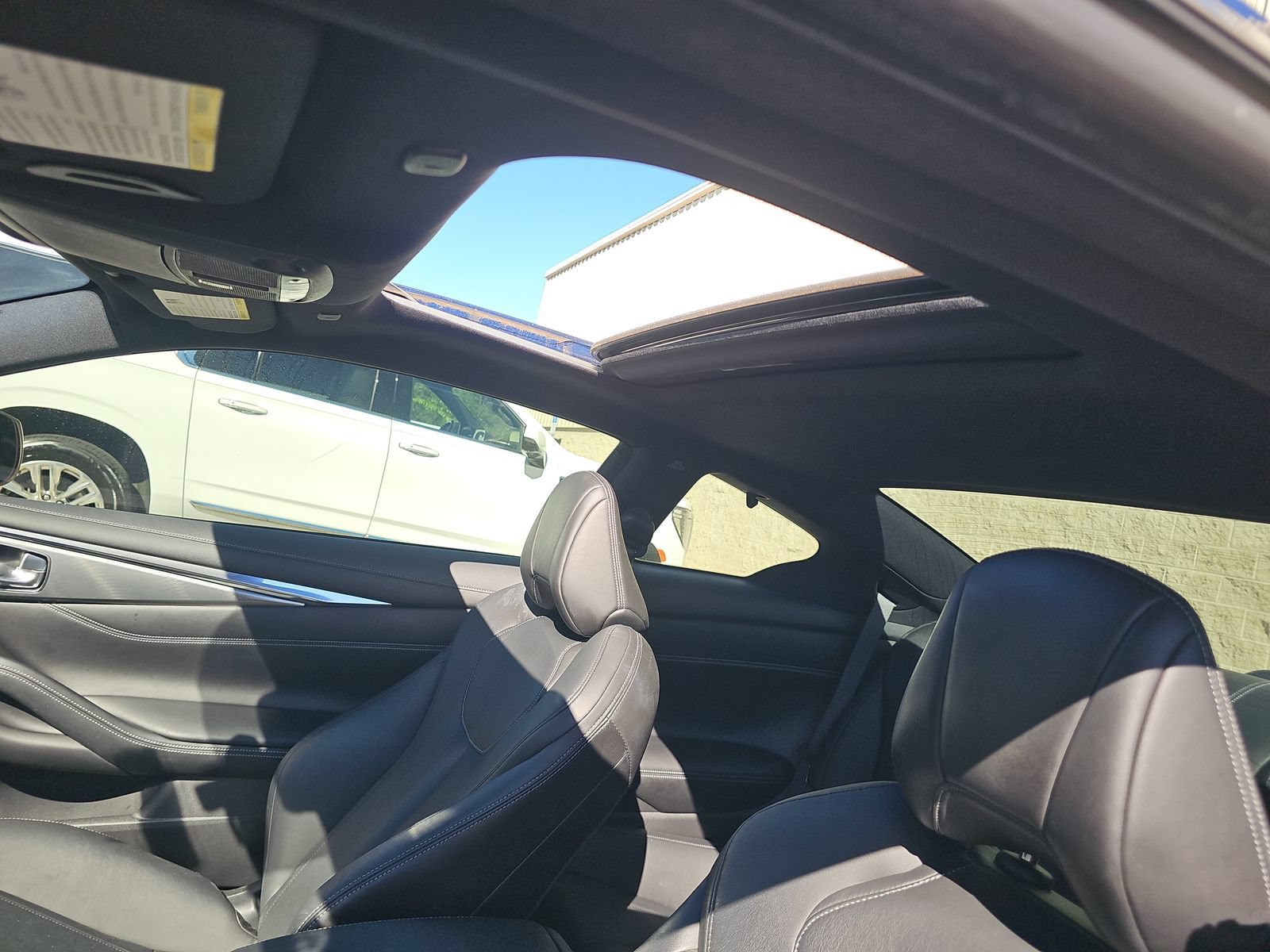 Used 2017 INFINITI Q60 3.0t w/ Premium Plus Package 3.0T RWD image 5