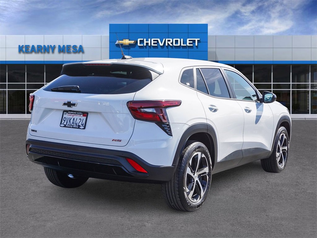 Used 2026 Chevrolet Trax RS w/ Sunroof Package image 6
