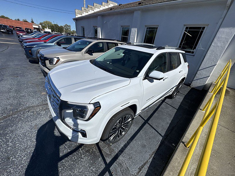 New 2026 GMC Terrain Denali w/ LPO, Floor Liner Package image 10