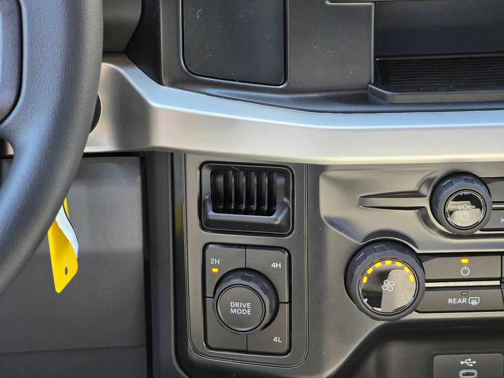New 2026 Ford F550 4x4 Supercab Super Duty image 17