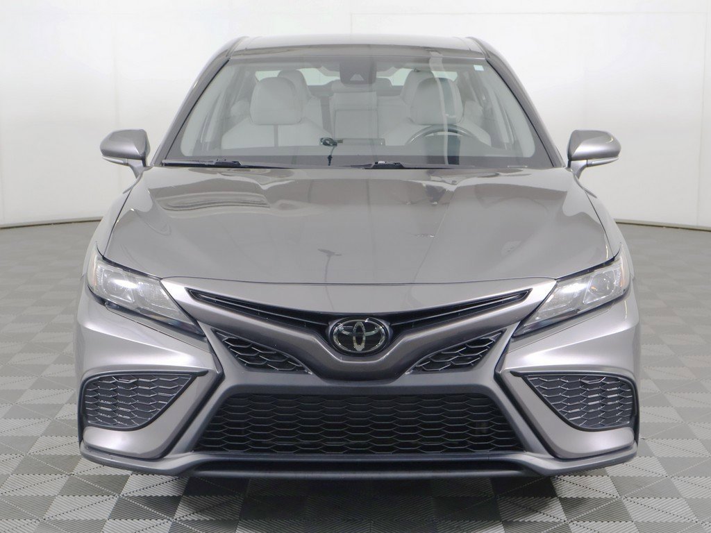 Used 2023 Toyota Camry SE image 8