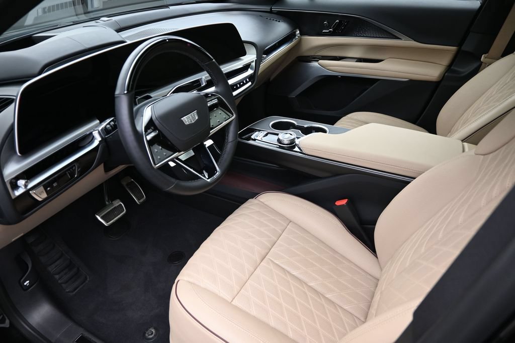 Used 2026 Cadillac Lyriq Signature Luxury w/ Nappa Leather Package AWD/4WD image 10
