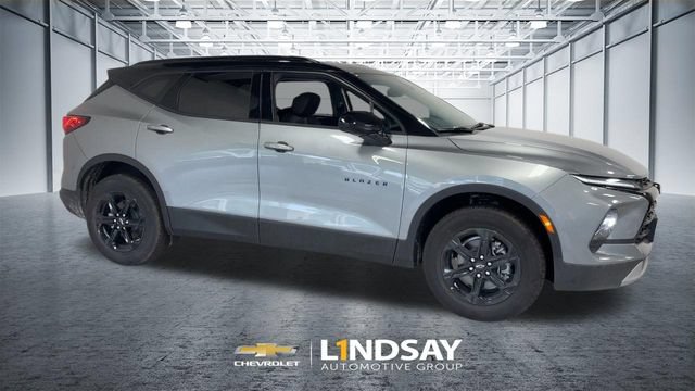 New 2026 Chevrolet Blazer LT w/ Convenience Package AWD/4WD image 3