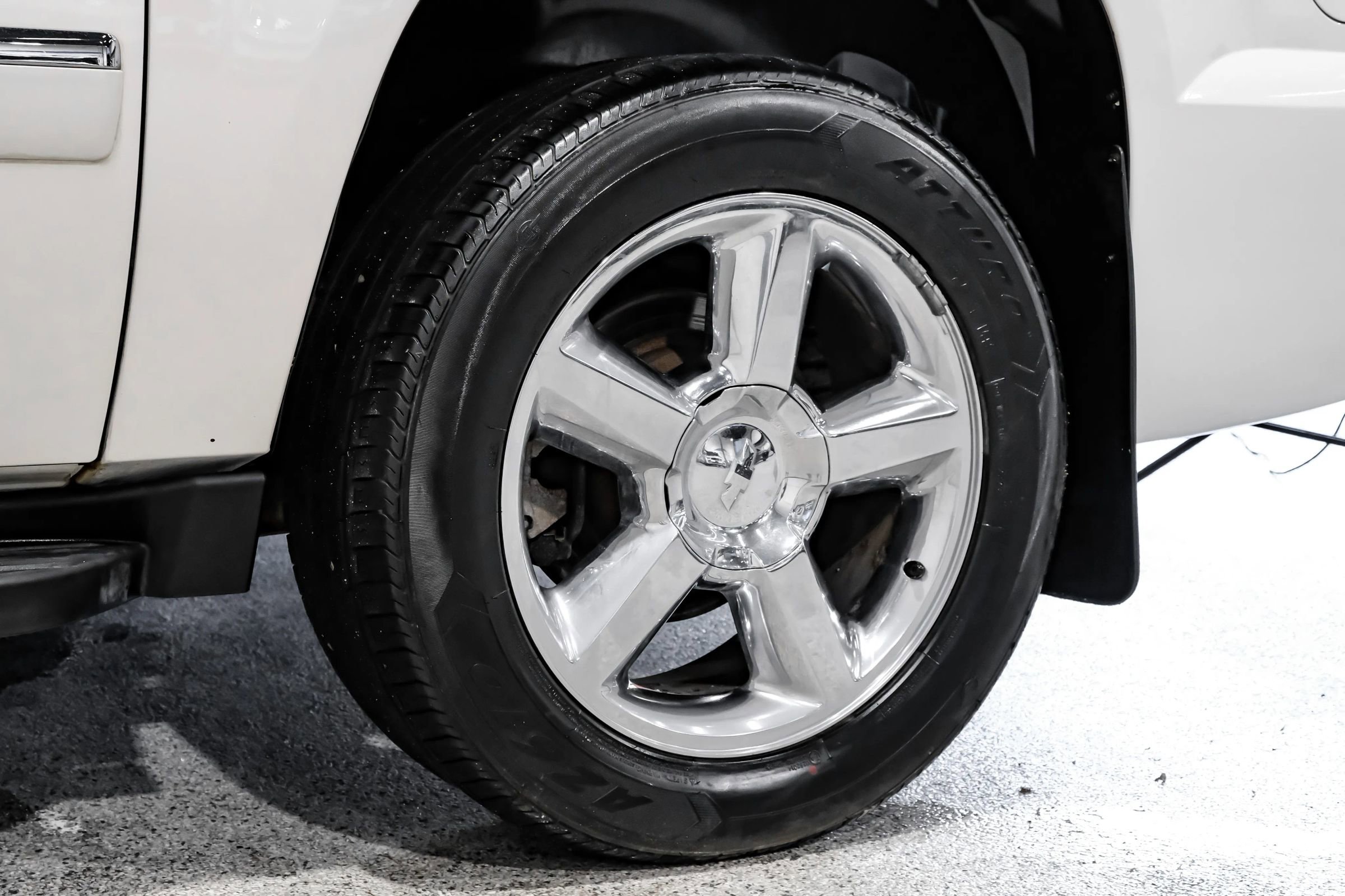 Used 2012 Chevrolet Avalanche LTZ image 76