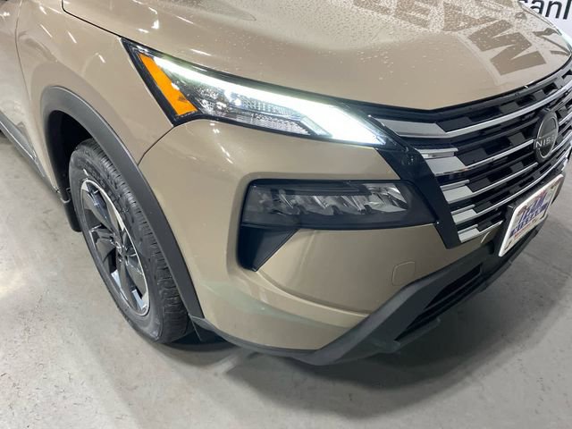 Certified 2025 Nissan Rogue SV image 17