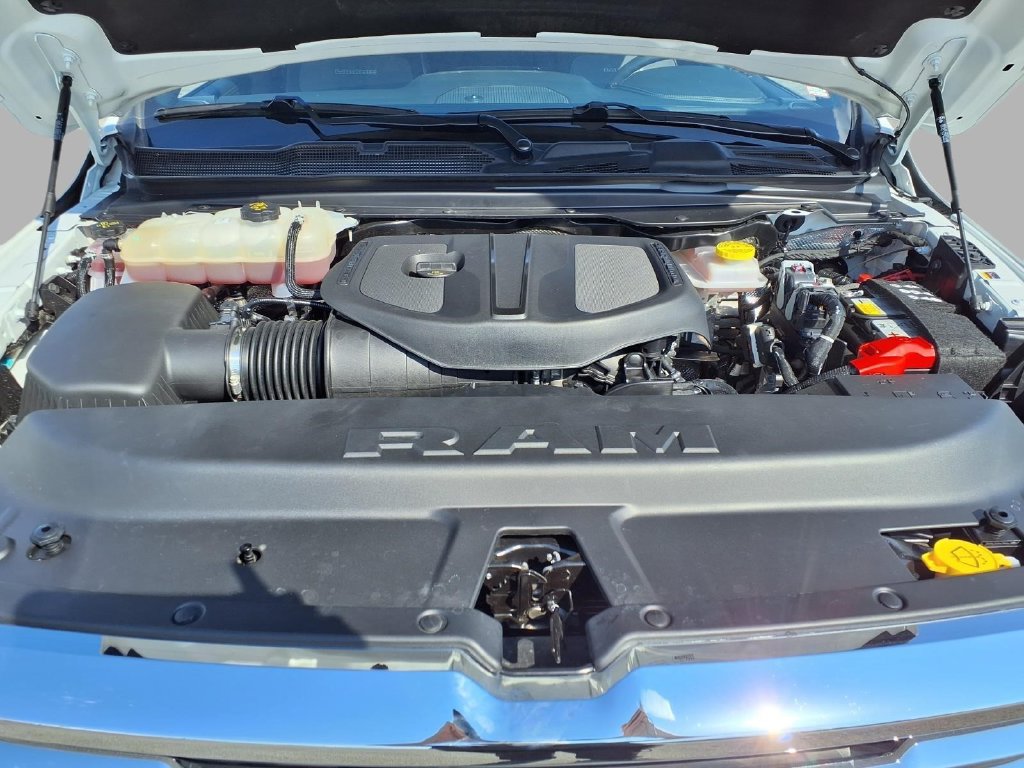 Used 2026 RAM 1500 Laramie AWD/4WD image 3