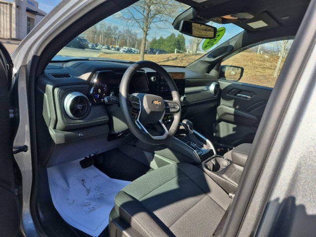 Used 2024 Chevrolet Colorado LT w/ LT Convenience Package II image 27