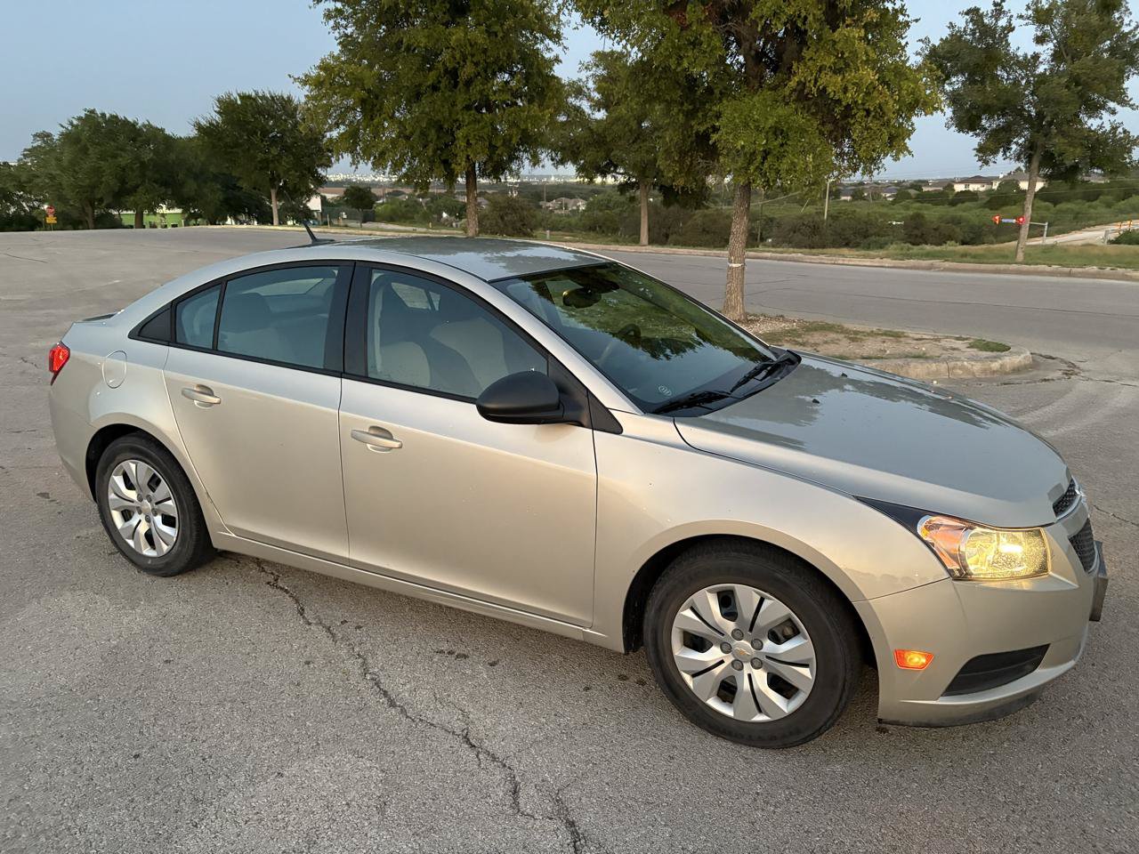 Used 2013 Chevrolet Cruze LS FWD image 28