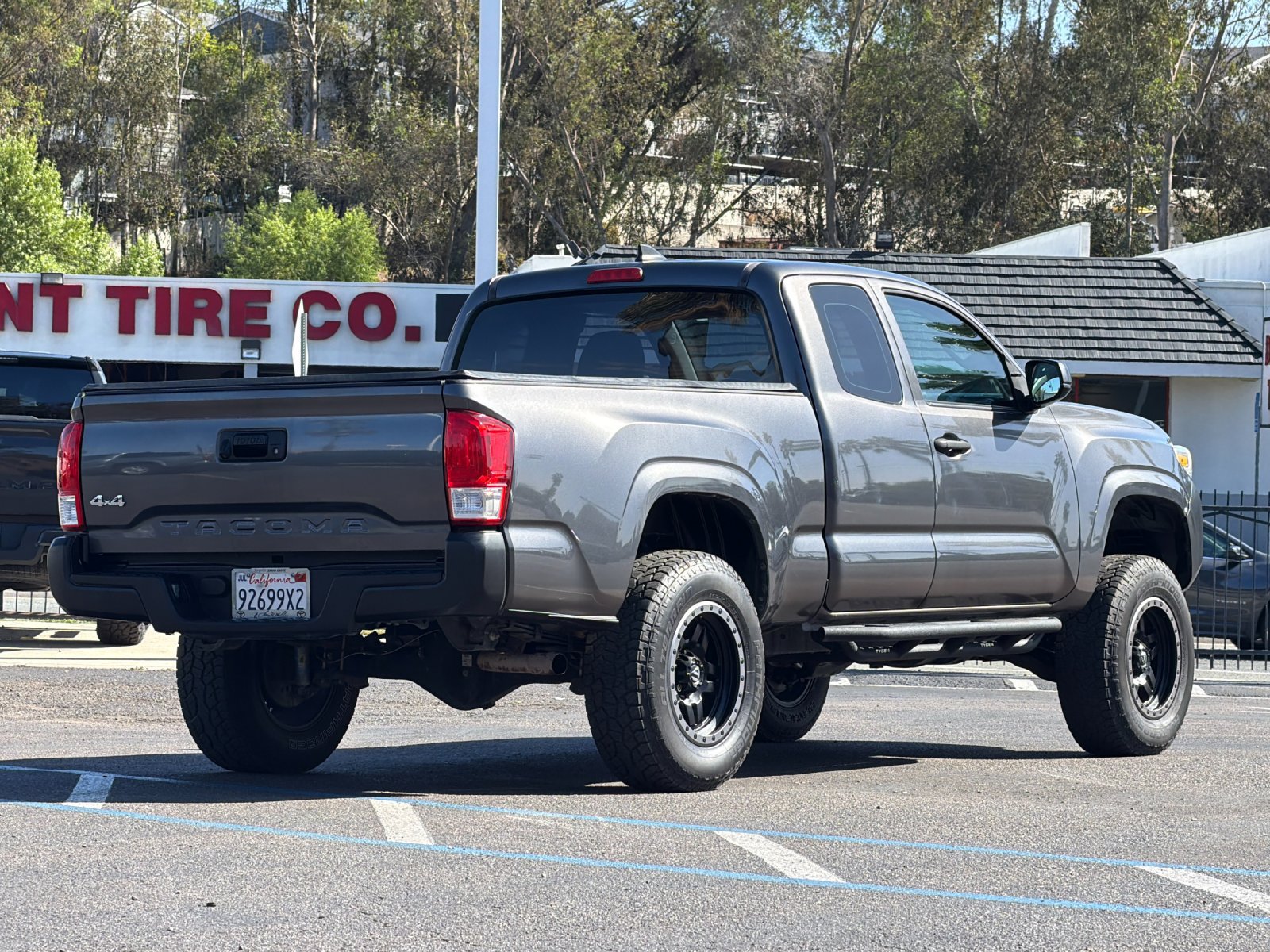 Used 2016 Toyota Tacoma SR AWD/4WD image 5