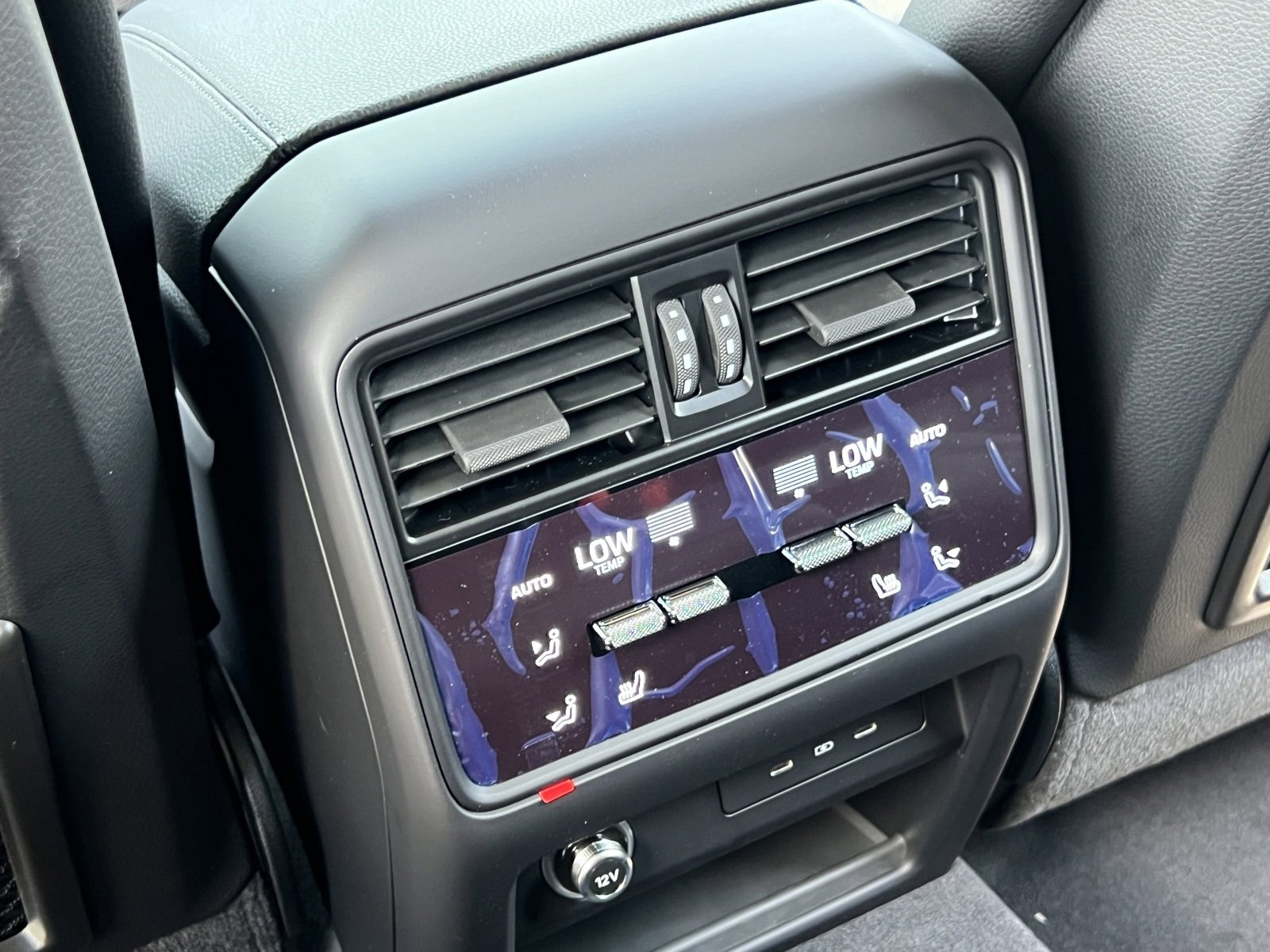 New 2025 Porsche Cayenne image 19