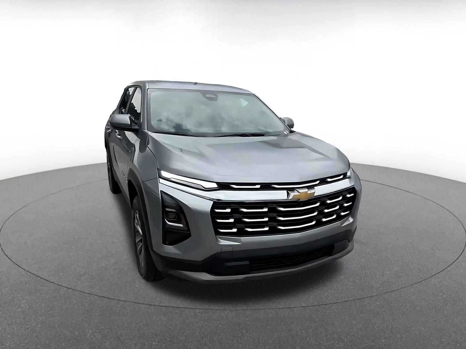 Used 2025 Chevrolet Equinox LT FWD image 3