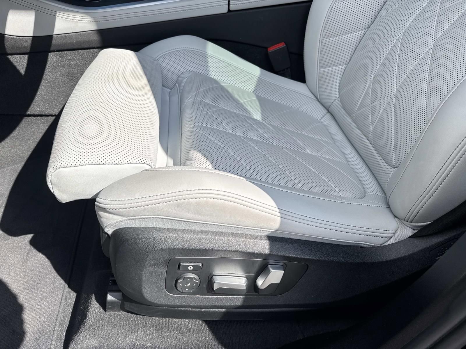 Used 2023 BMW X5 sDrive40i w/ M Sport Package image 17