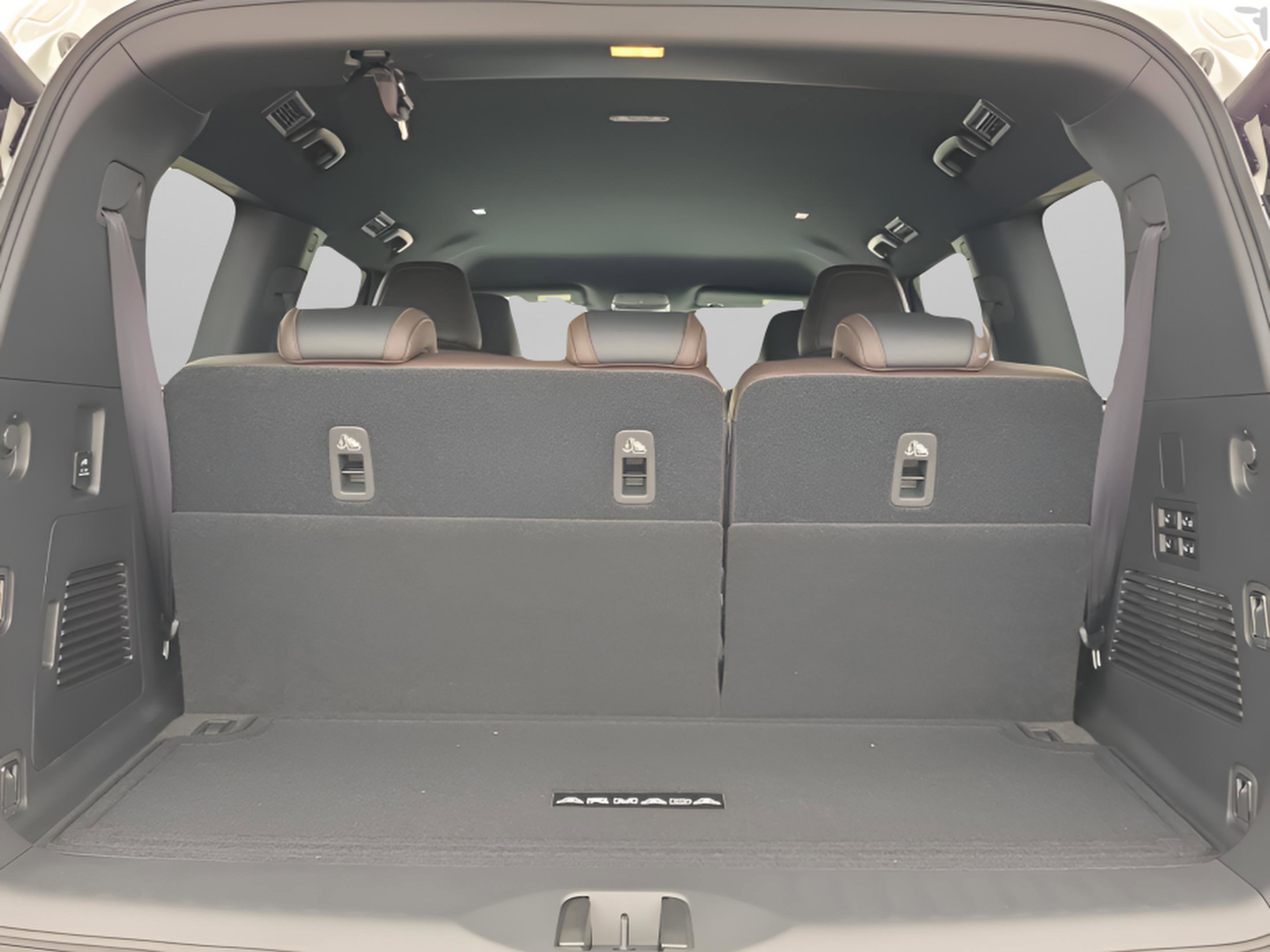 New 2026 Nissan Armada SL w/ Captain's Chari Seat Package RWD image 37