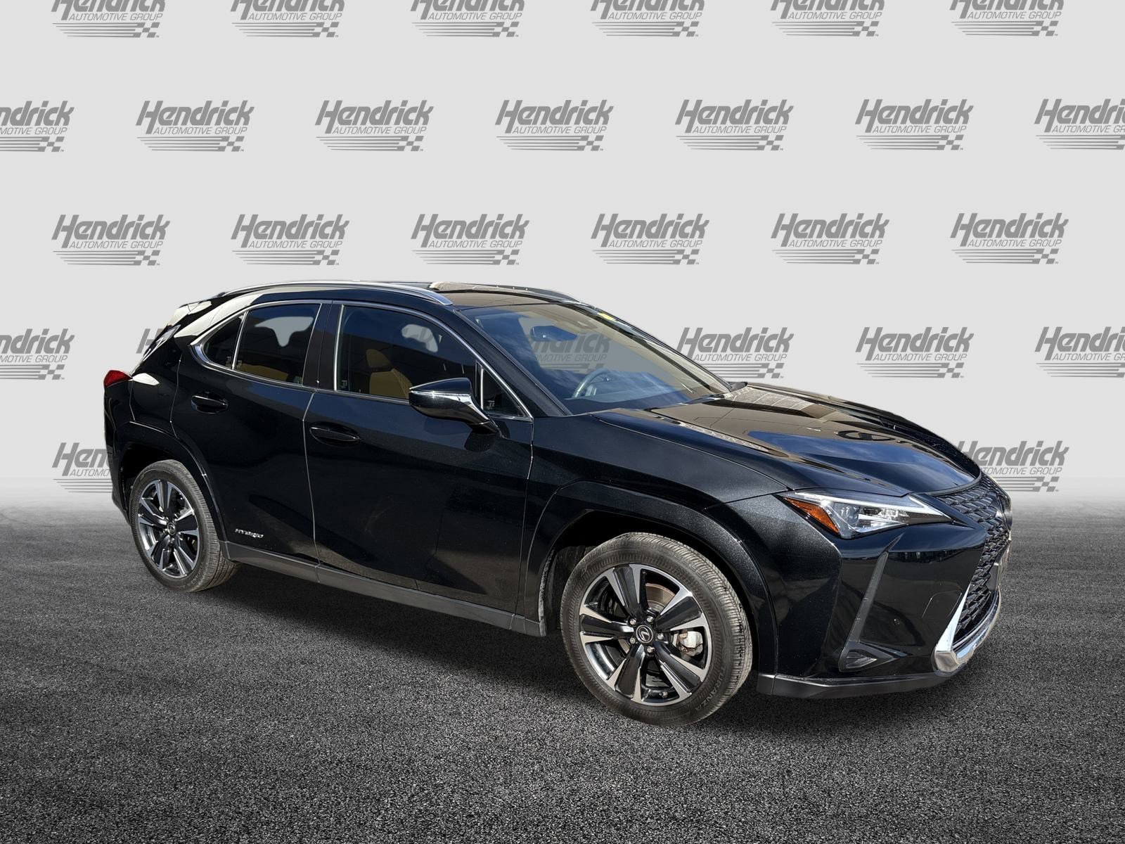 Used 2022 Lexus UX 250h w/ Premium Package image 2