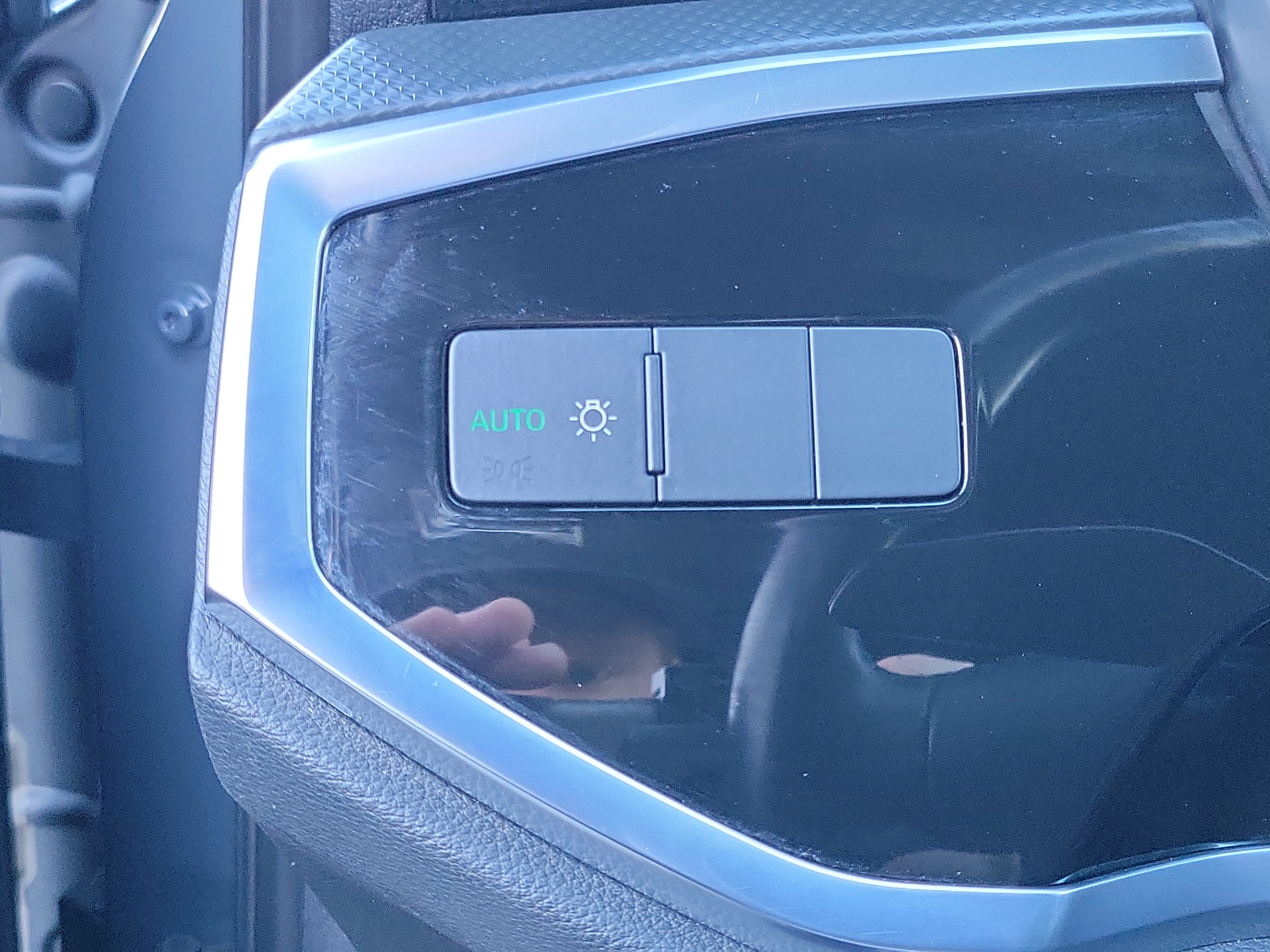 Used 2020 Audi Q3 2.0T Premium image 13