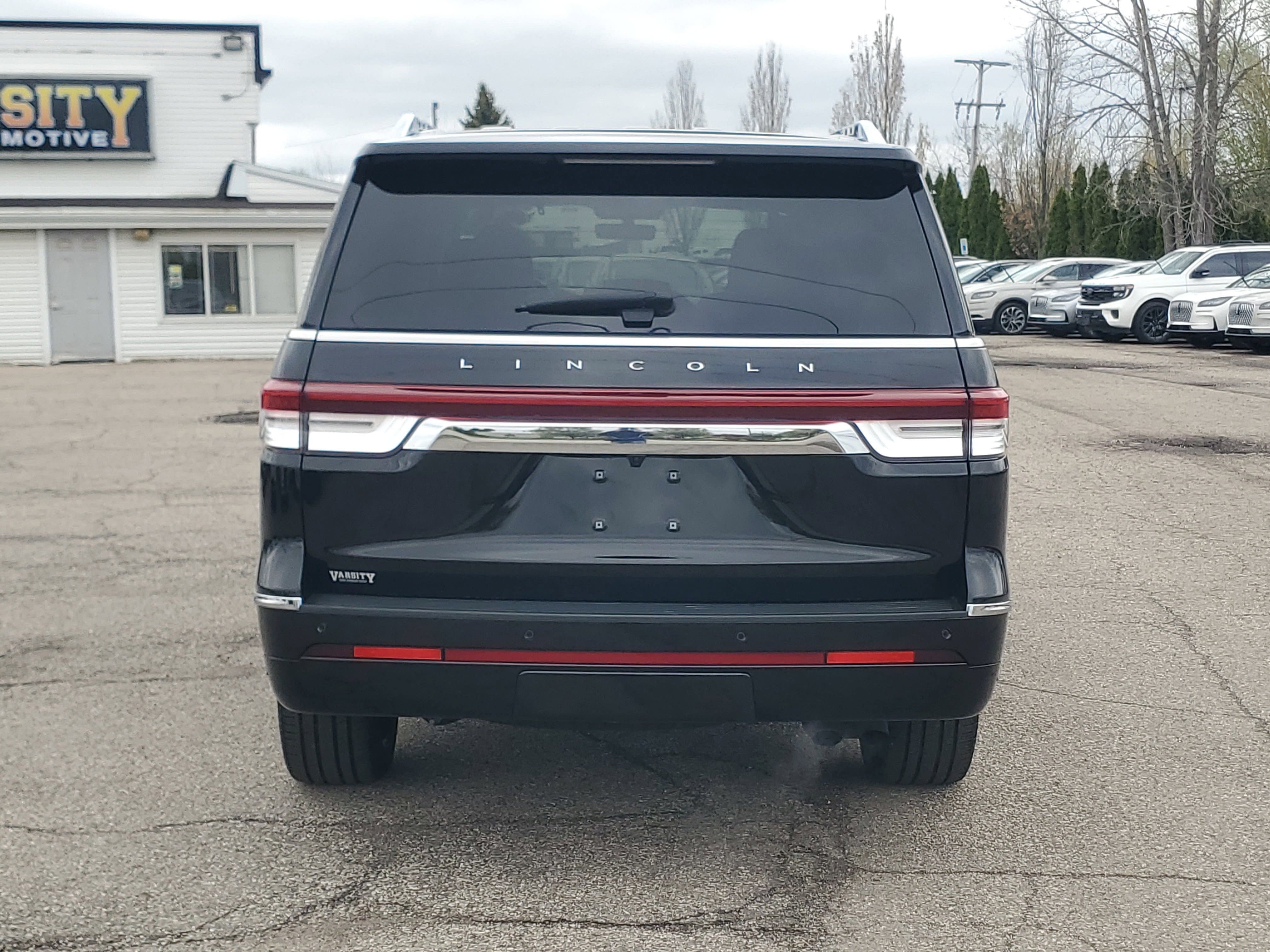 Certified 2023 Lincoln Navigator Reserve AWD/4WD image 5