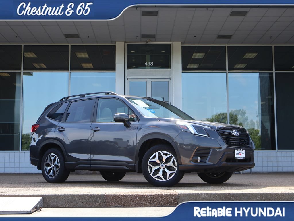 Used 2022 Subaru Forester Premium AWD/4WD image 2