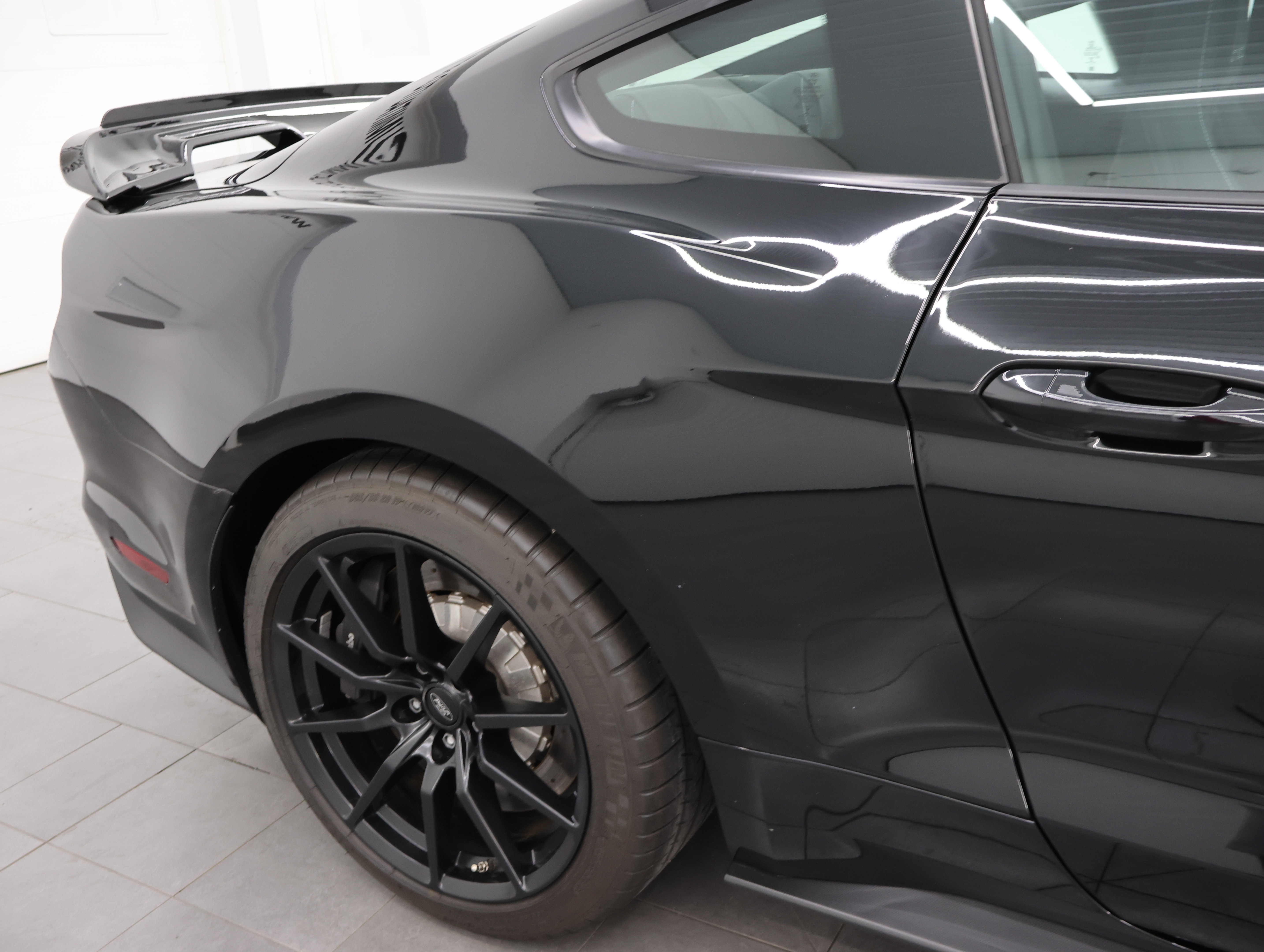 Used 2018 Ford Mustang Shelby GT350 w/ Electronics Package RWD image 27