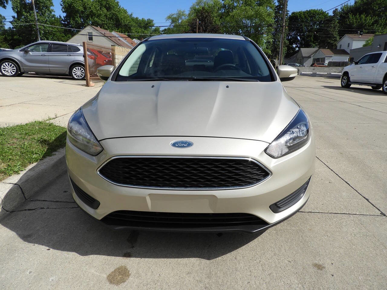 Used 2017 Ford Focus SE FWD image 3