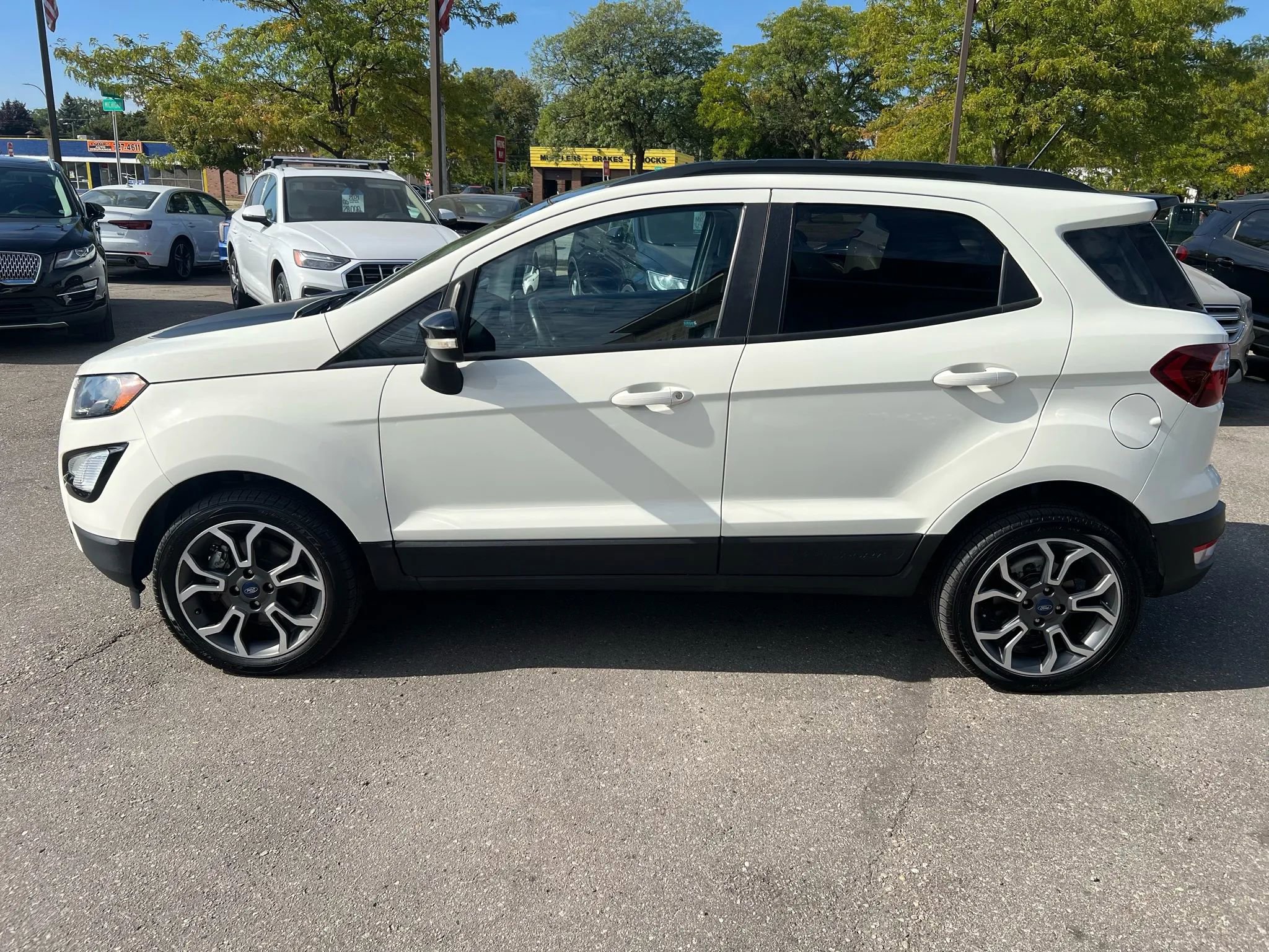 Used 2020 Ford EcoSport SES w/ SES Black Appearance Package image 2