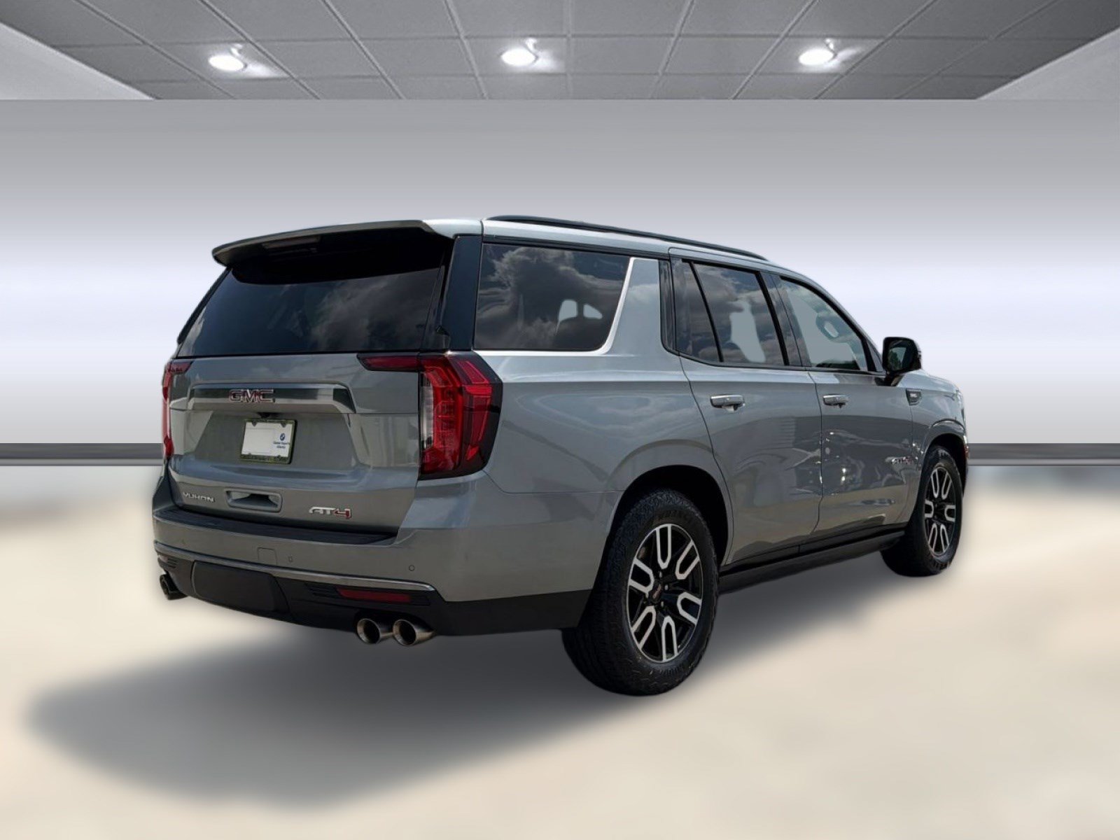Used 2024 GMC Yukon AT4 w/ AT4 Premium Plus Package AWD/4WD image 9