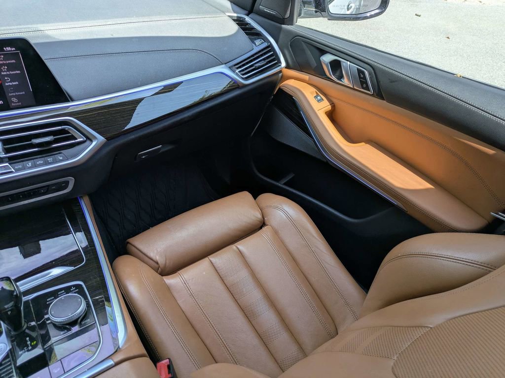 Used 2021 BMW X5 xDrive40i w/ M Sport Package image 17