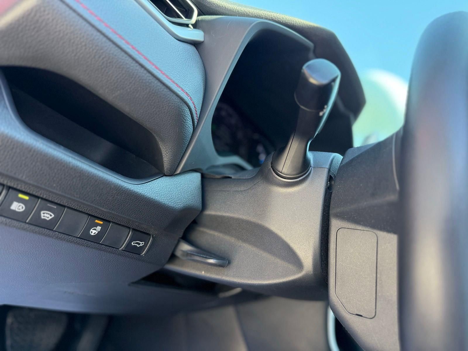 Used 2023 Toyota RAV4 SE w/ Weather & Moonroof Package image 49