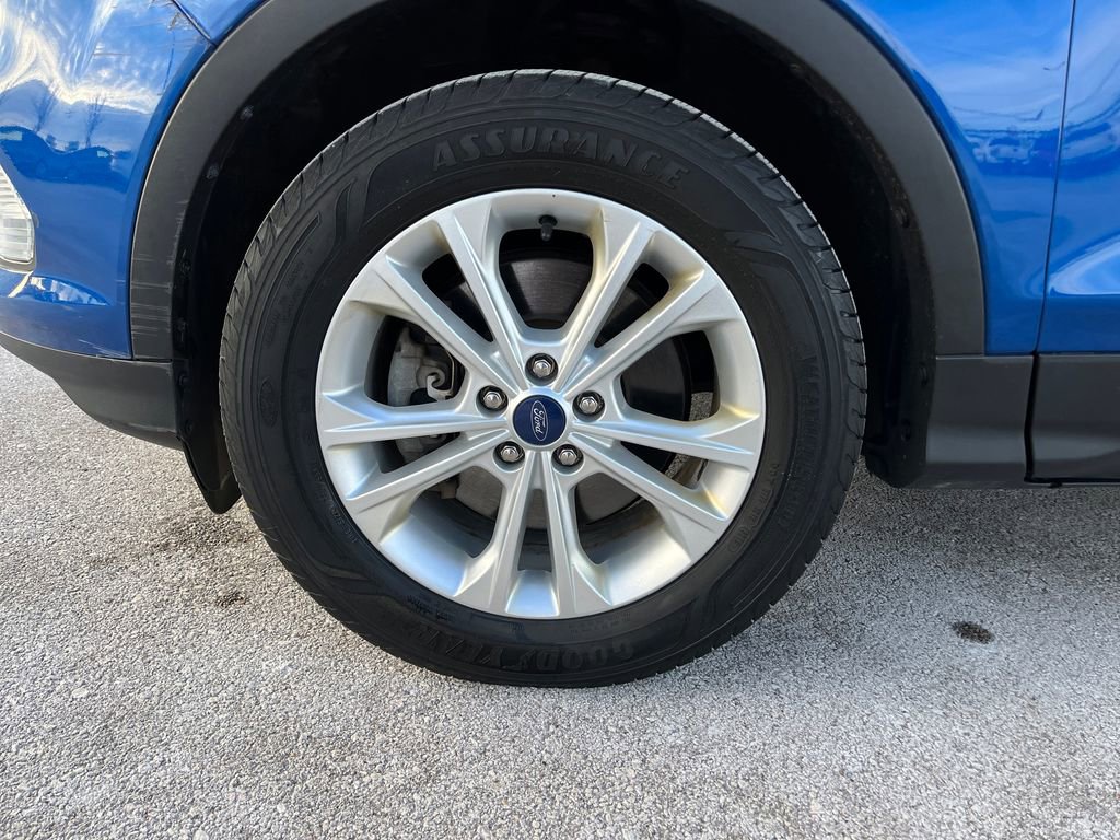 Used 2017 Ford Escape SE w/ SE Cold Weather Package image 27