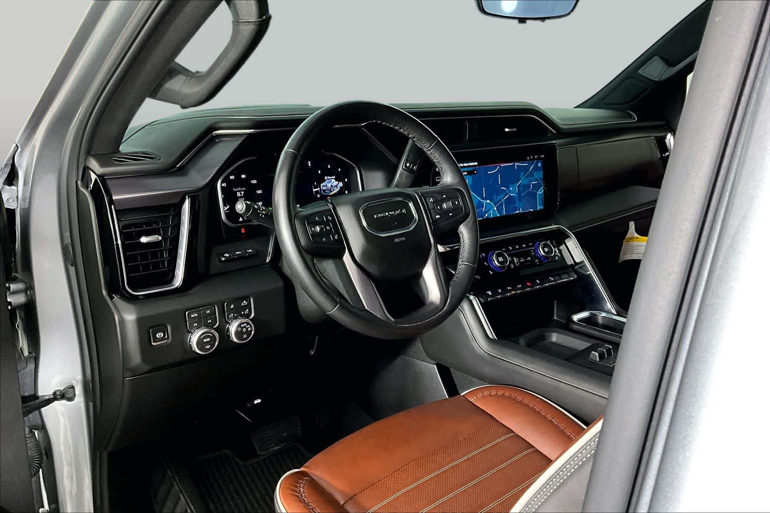 Used 2026 GMC Sierra 2500 Denali Ultimate w/ Max Trailering Package AWD/4WD image 17