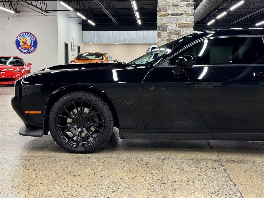 Used 2021 Dodge Challenger R/T RWD image 5