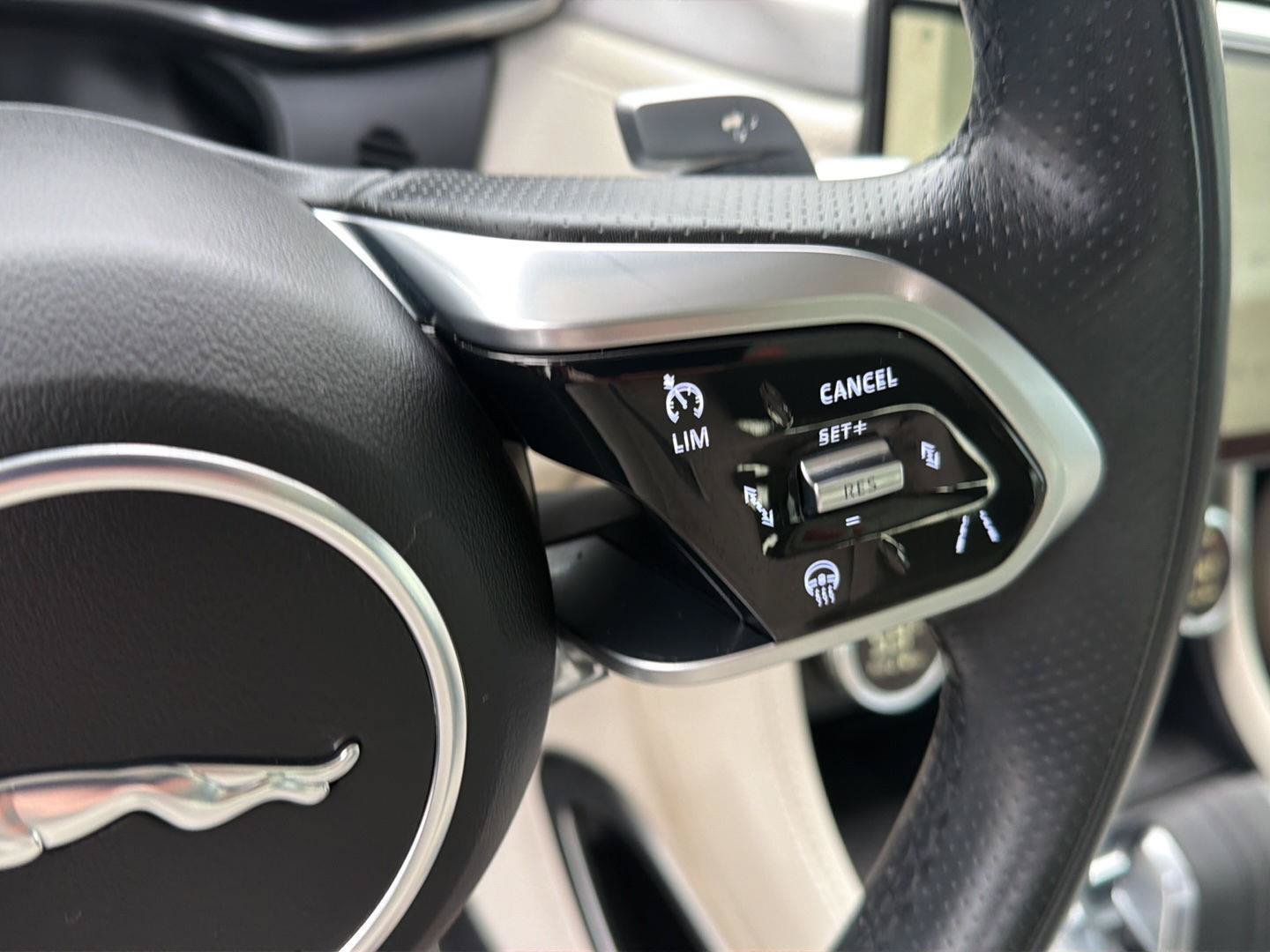 Used 2021 Jaguar F-PACE R-Dynamic S AWD/4WD image 21