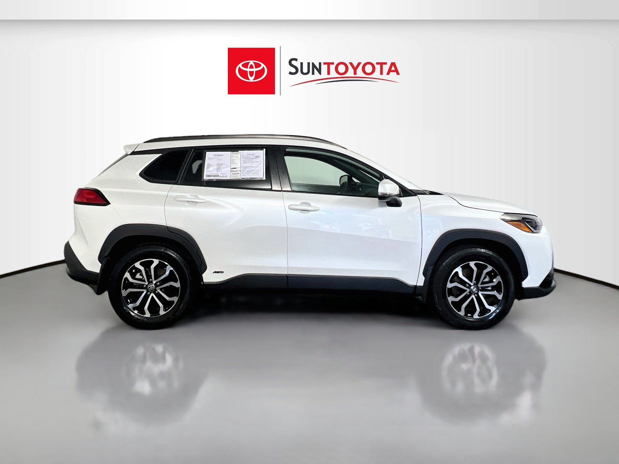 Used 2023 Toyota Corolla Cross AWD Hybrid image 2