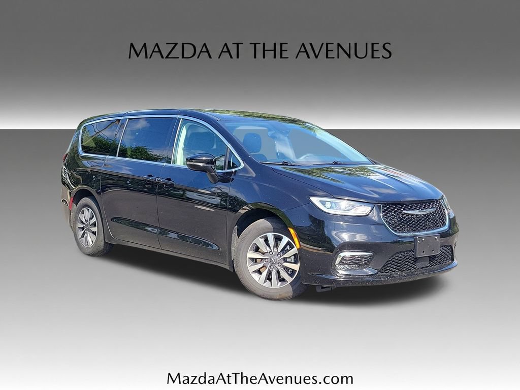 Used 2024 Chrysler Pacifica Limited