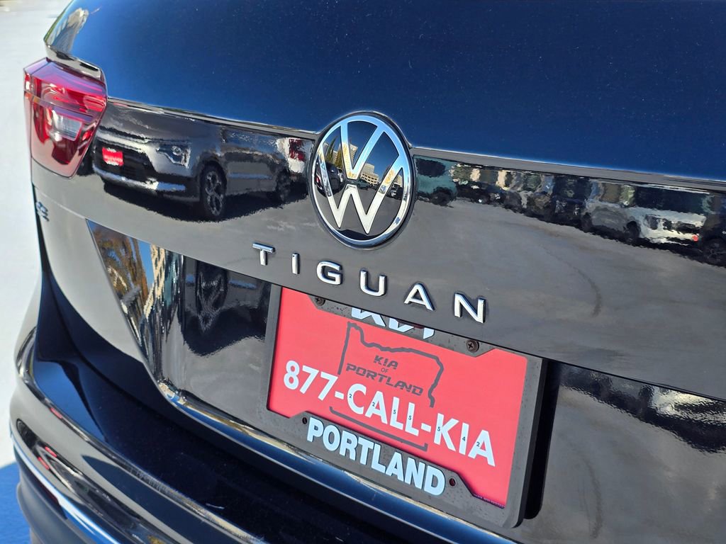 Used 2022 Volkswagen Tiguan SE image 16