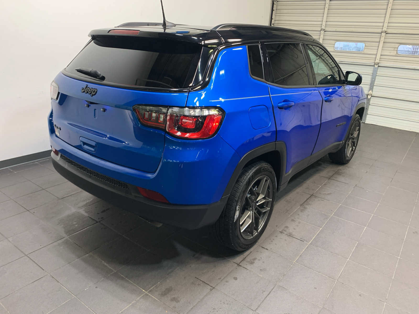 Used 2021 Jeep Compass Latitude w/ Sun and Sound Group image 3