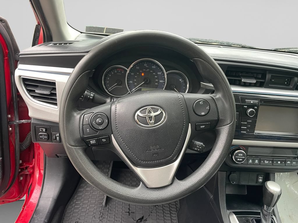 Used 2015 Toyota Corolla LE FWD image 25