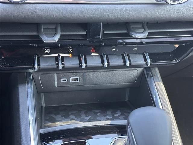 New 2026 GMC Canyon Elevation w/ Convenience Package image 31