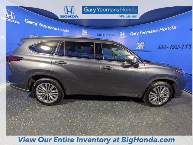 Used 2023 Toyota Highlander Platinum FWD image 5